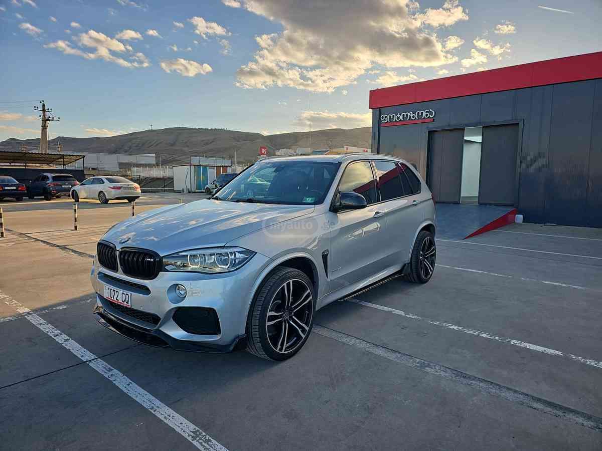 BMW X5 - фото 1