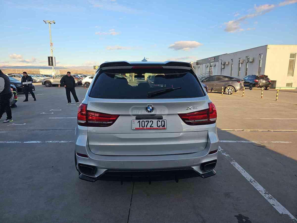 BMW X5 - фото 8