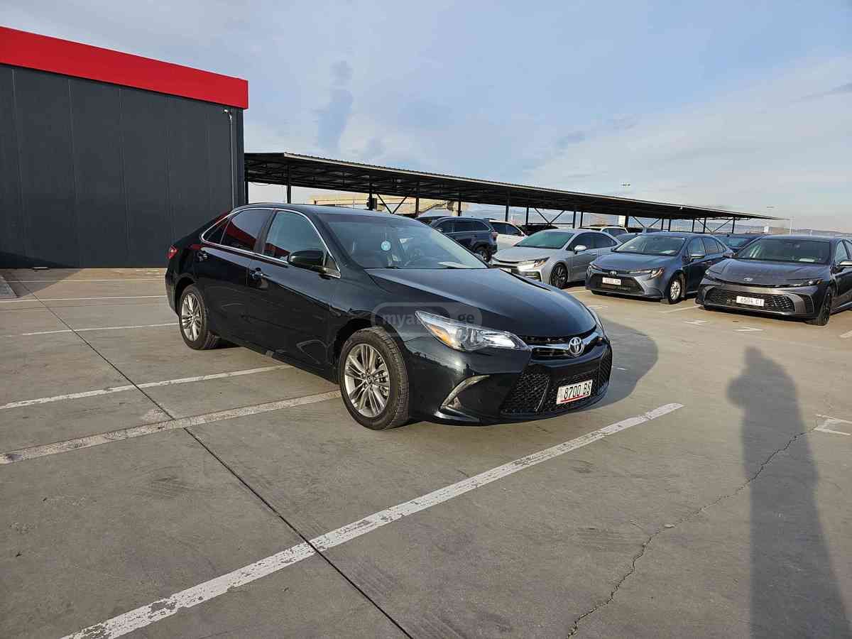 Toyota Camry - фото 3