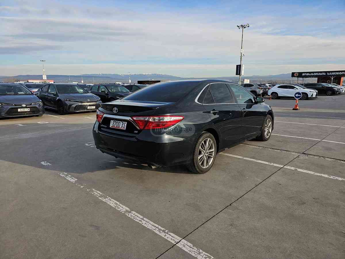 Toyota Camry - фото 4