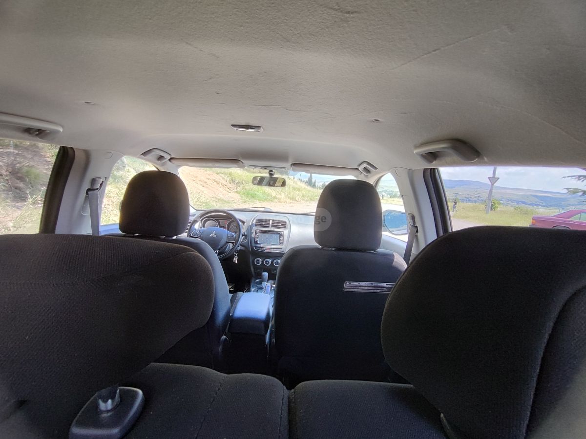 Mitsubishi Outlander Sport - фото 11