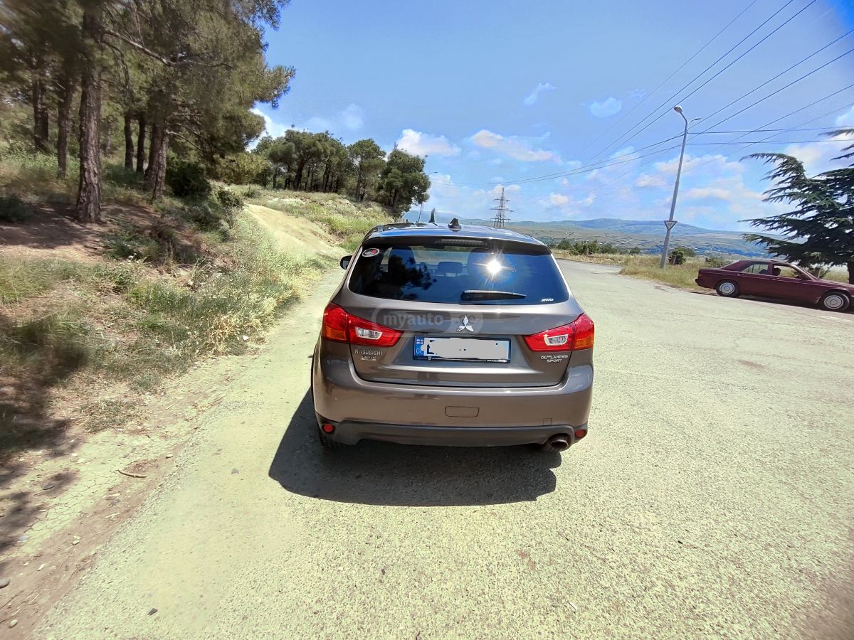 Mitsubishi Outlander Sport - фото 7