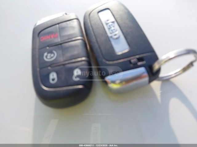 Jeep Renegade - фото 6