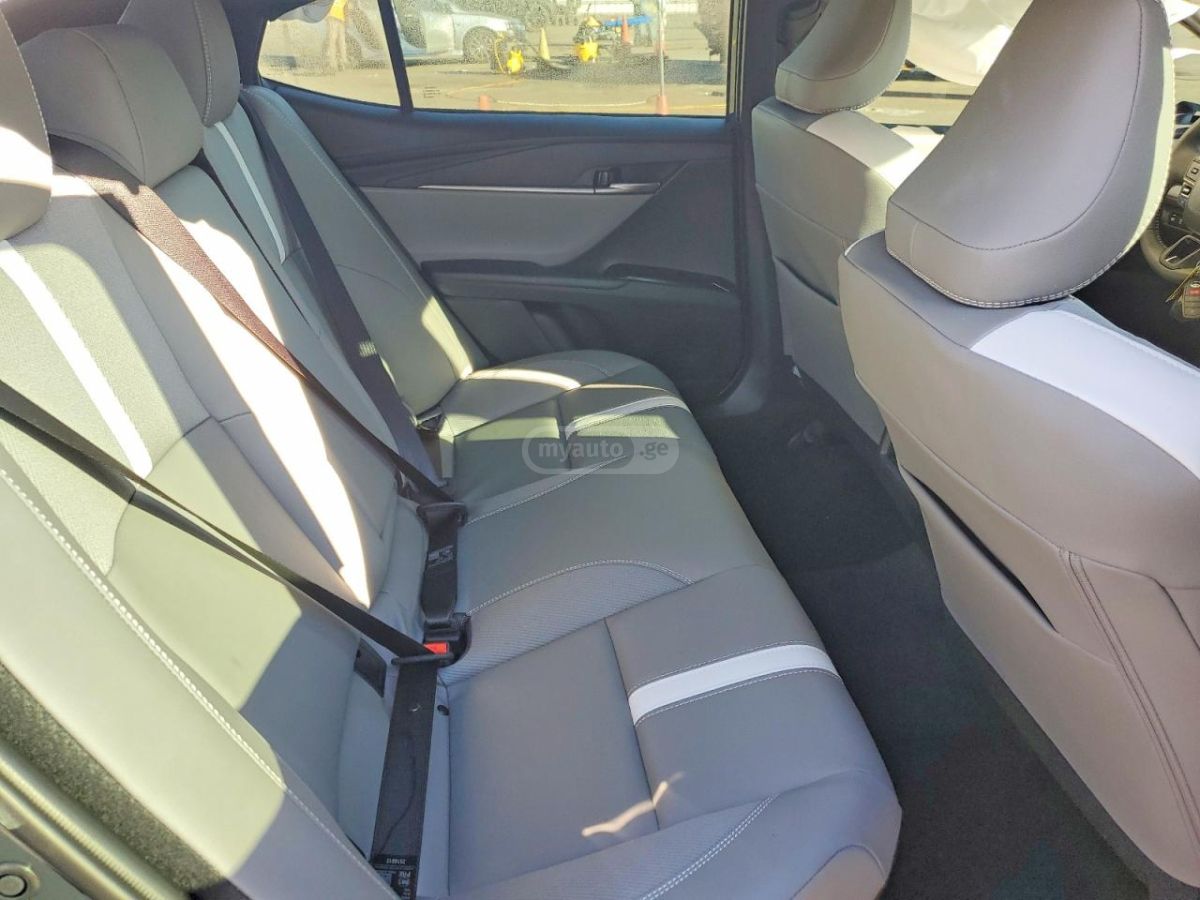 Toyota Camry 2026 — миниатюра 11