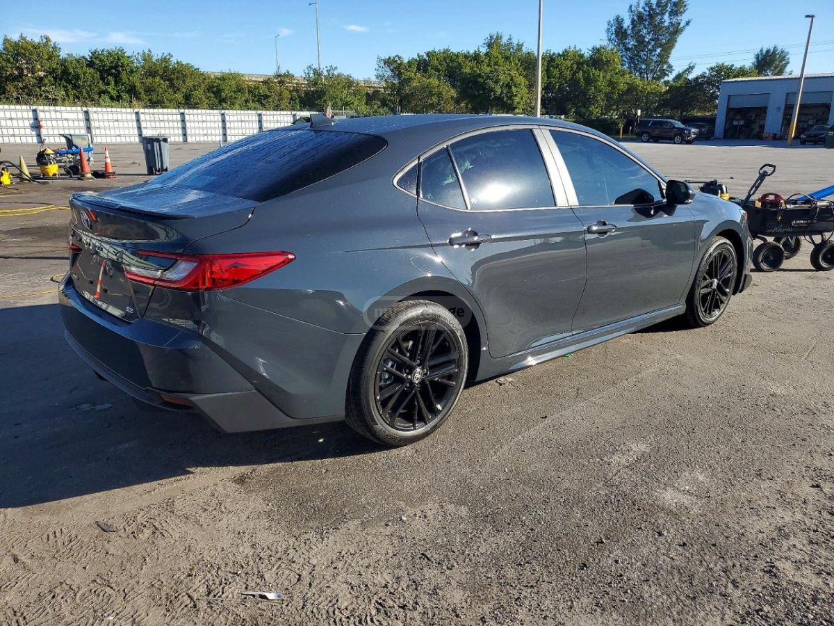 Toyota Camry 2026 — миниатюра 2