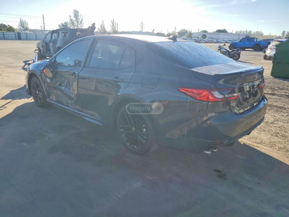 Toyota Camry 2026 — миниатюра 6