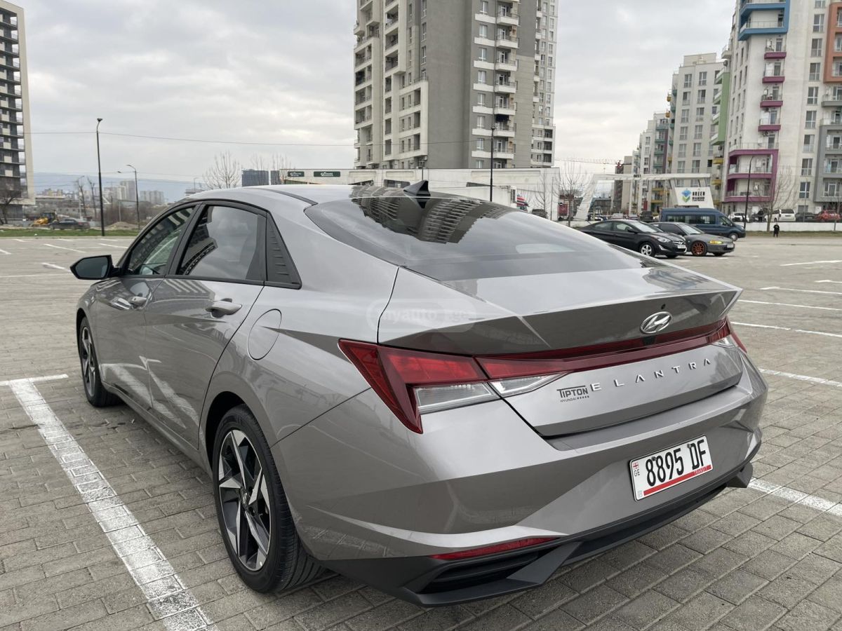 Hyundai Elantra - фото 5