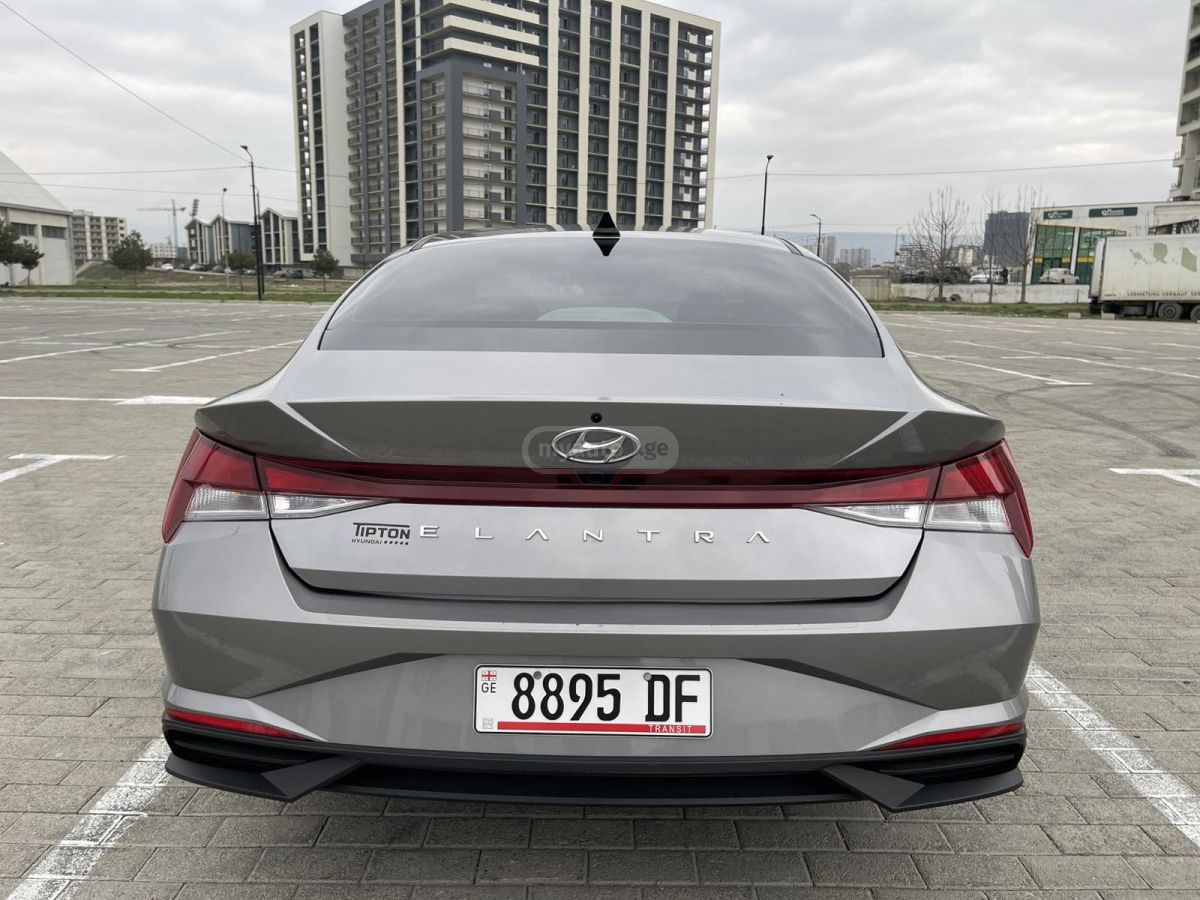 Hyundai Elantra - фото 6