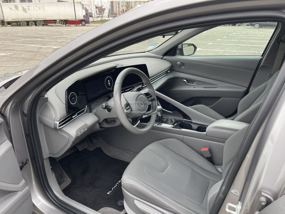 Hyundai Elantra - фото 8