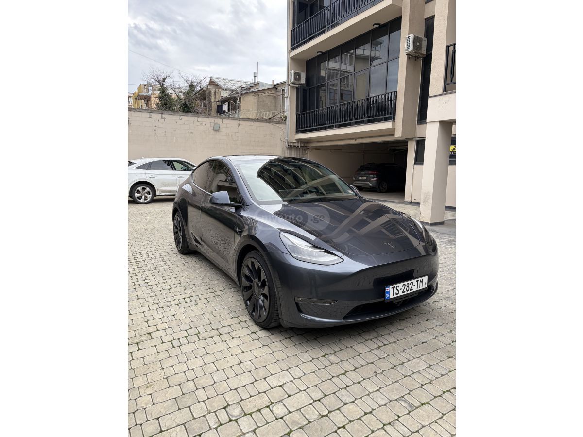 Tesla Model Y - фото 2