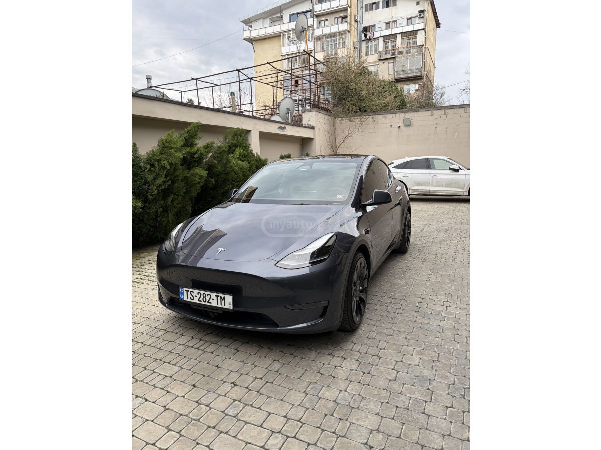 Tesla Model Y - фото 3
