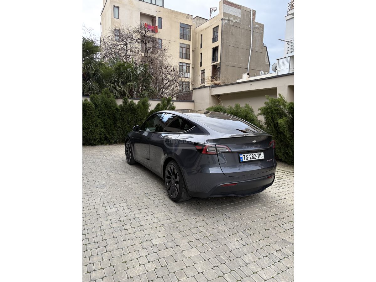 Tesla Model Y - фото 5