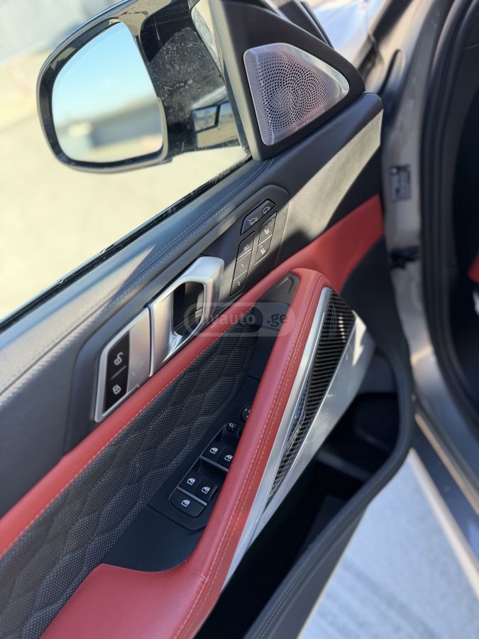 BMW X6 M 2023 — миниатюра 10