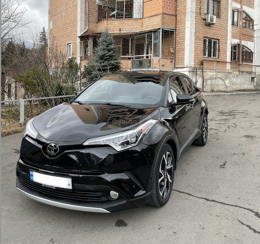 Toyota CHR - фото 1