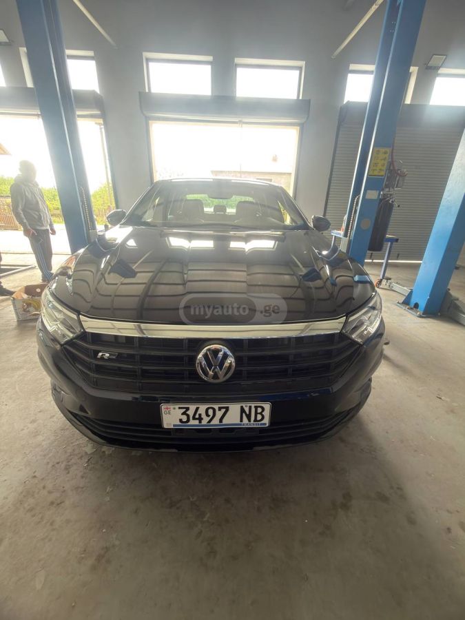 Volkswagen Jetta - фото 1