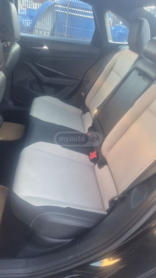 Volkswagen Jetta - фото 13