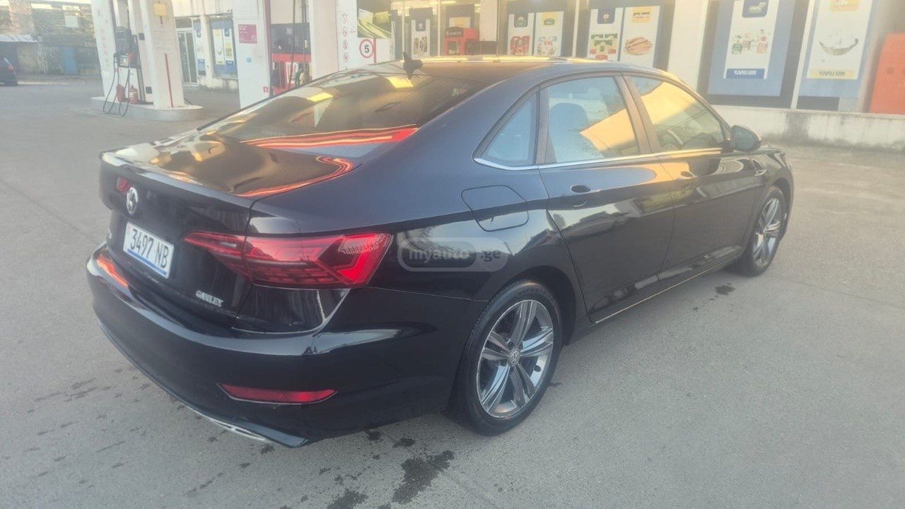 Volkswagen Jetta - фото 6