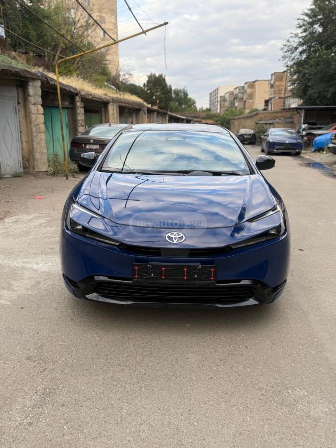 Toyota LE 5dr Front-Wheel Drive Hatch — миниатюра 8