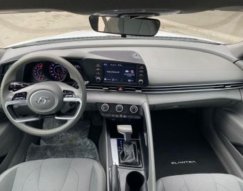 HyundaiElantra2021