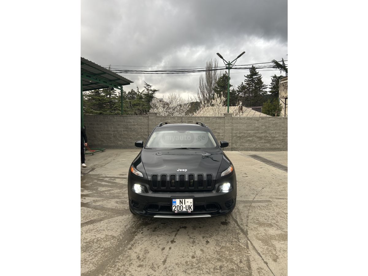 Jeep Cherokee - фото 1