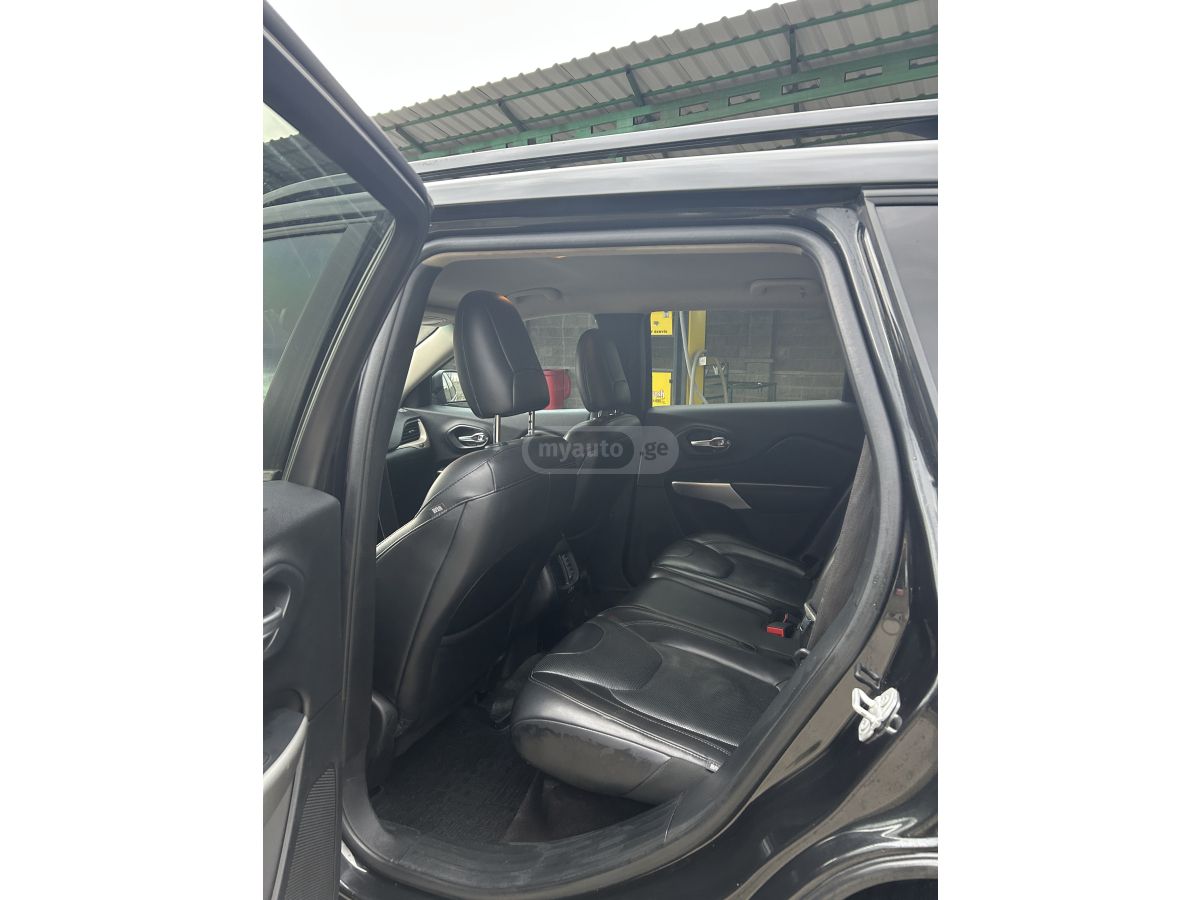Jeep Cherokee - фото 10