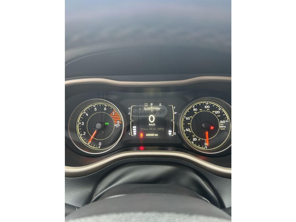 Jeep Cherokee - фото 11