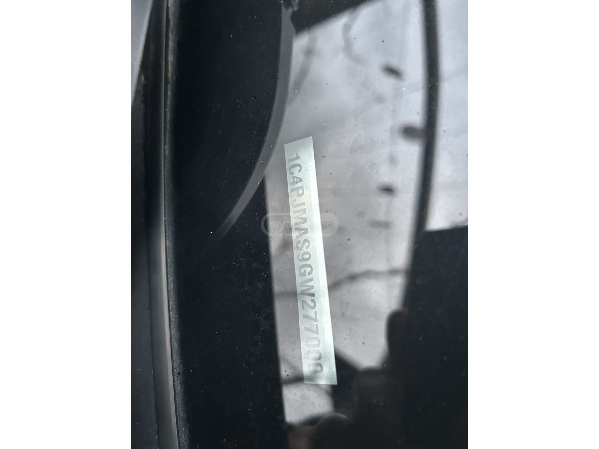 Jeep Cherokee - фото 15