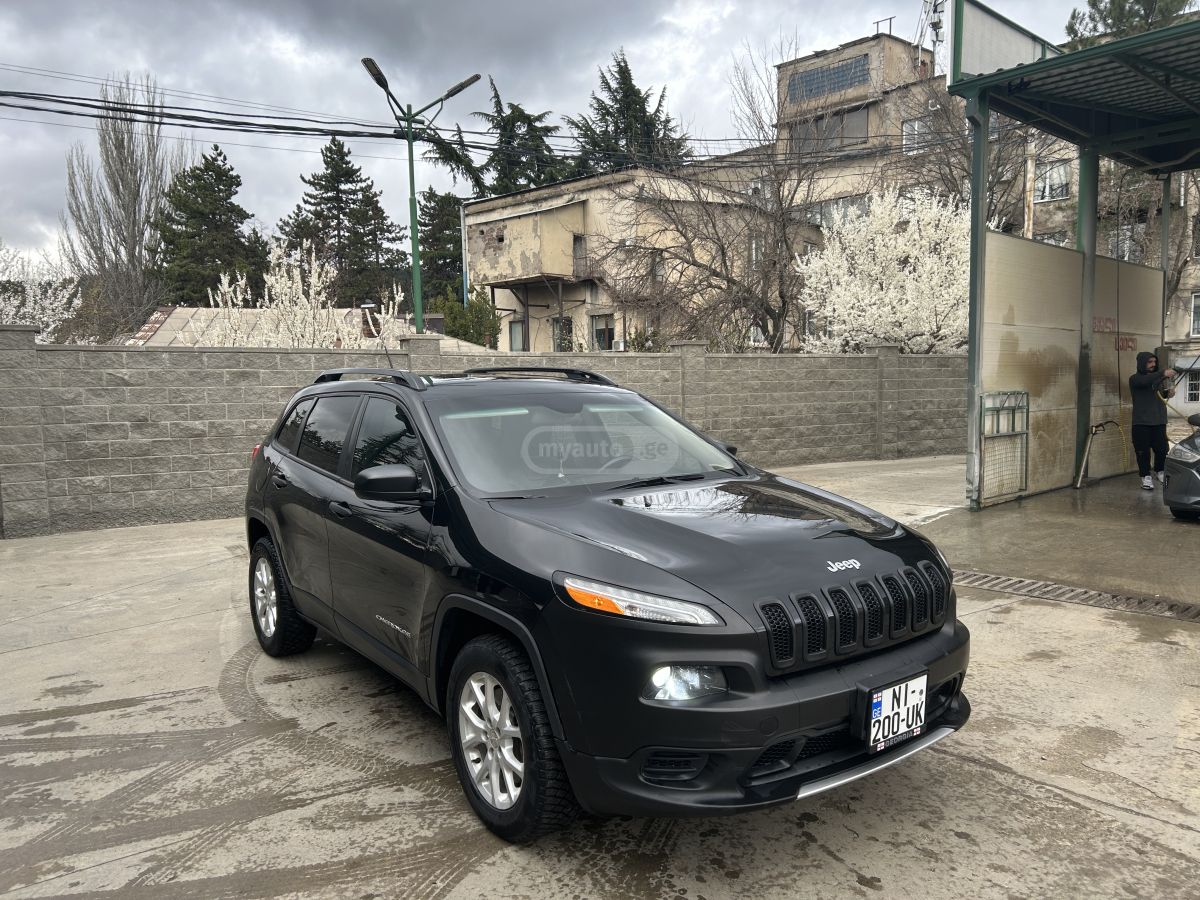 Jeep Cherokee - фото 2