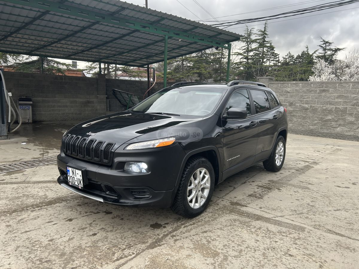 Jeep Cherokee - фото 3