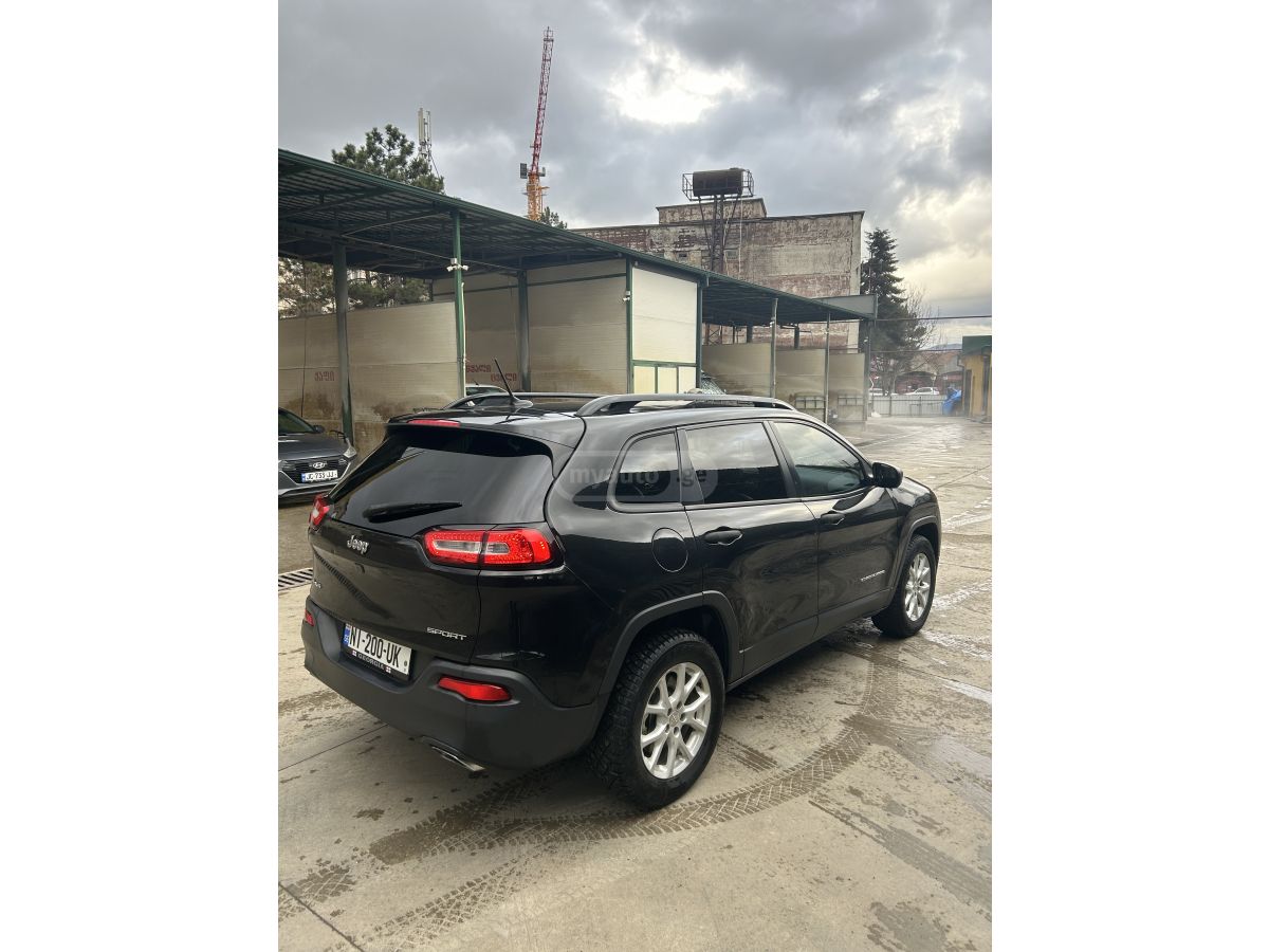 Jeep Cherokee - фото 5