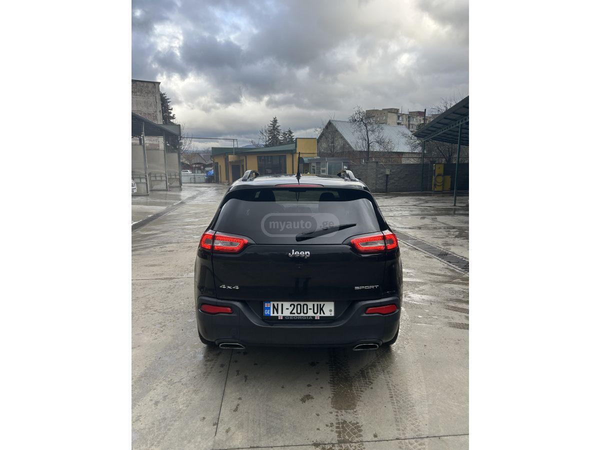 Jeep Cherokee - фото 6