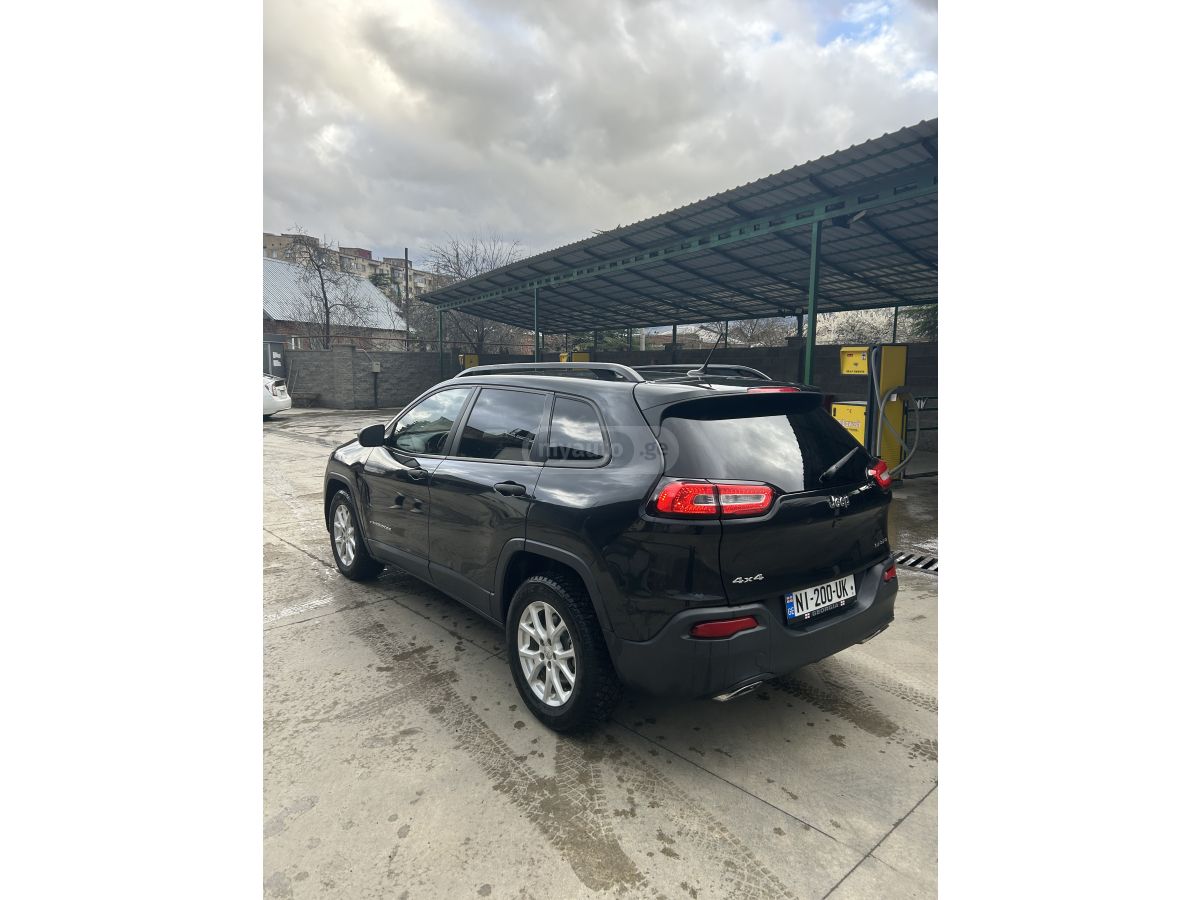 Jeep Cherokee - фото 7