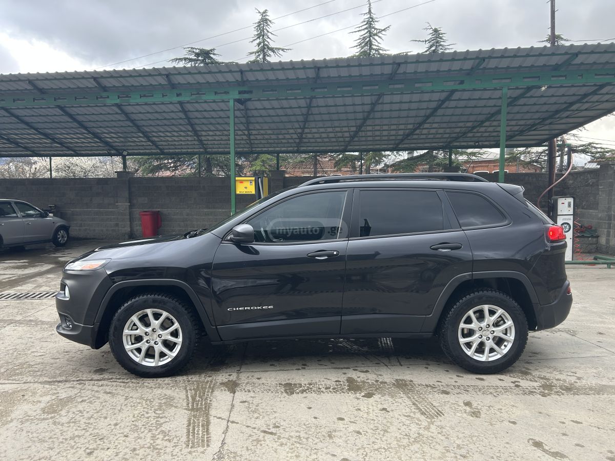 Jeep Cherokee - фото 8