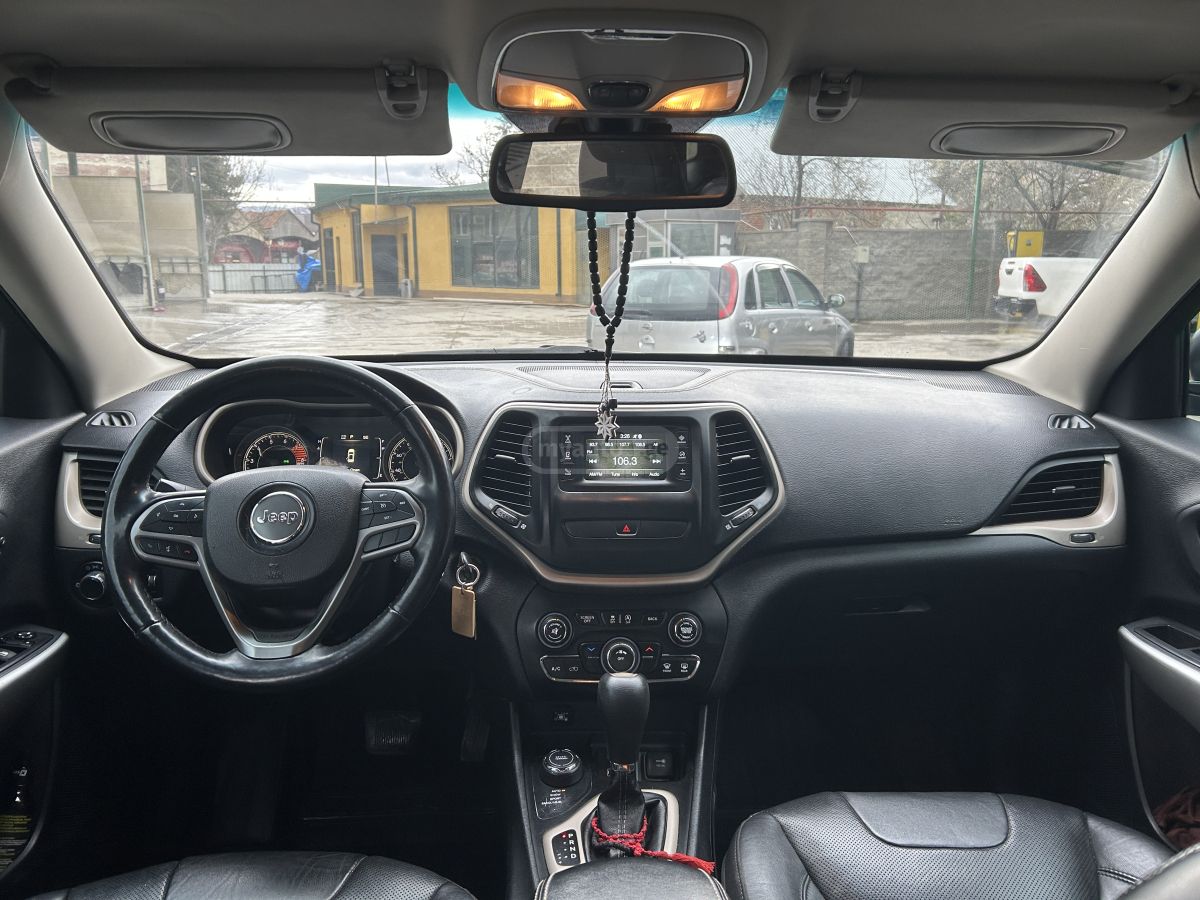 Jeep Cherokee - фото 9