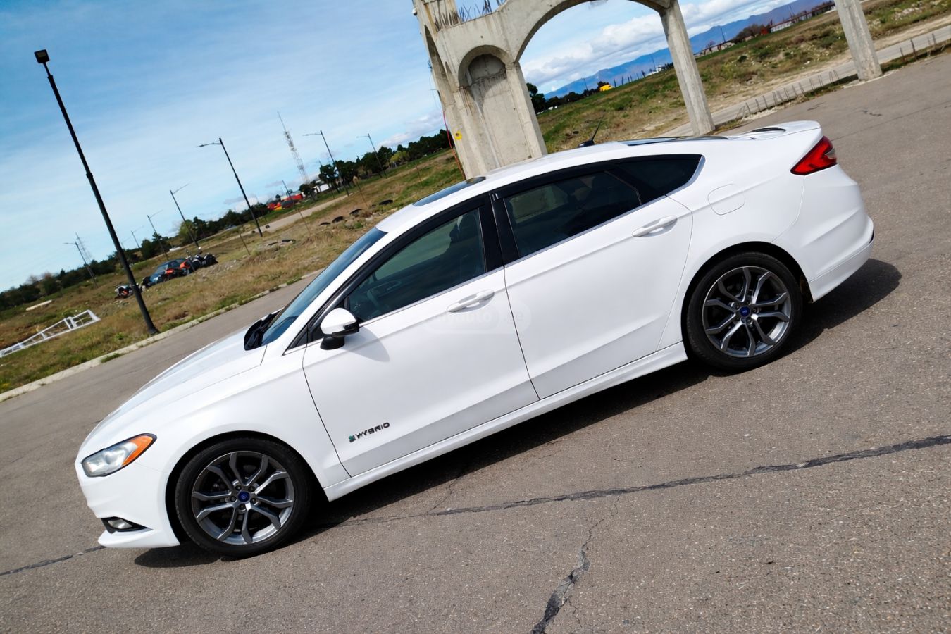 Ford Fusion - фото 10