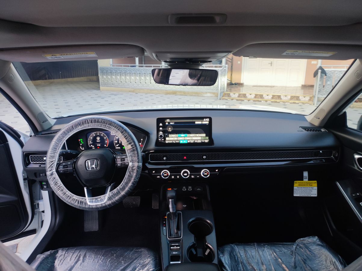 Honda Touring 4dr Sedan CVT — миниатюра 12