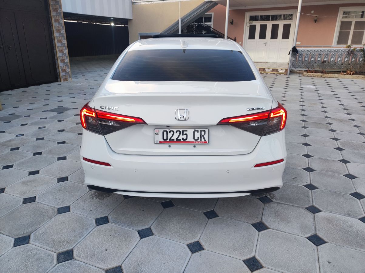 Honda Touring 4dr Sedan CVT — миниатюра 7