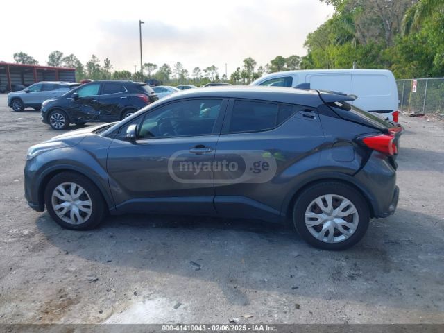 Toyota LE 4dr Front-Wheel Drive Sport — миниатюра 13