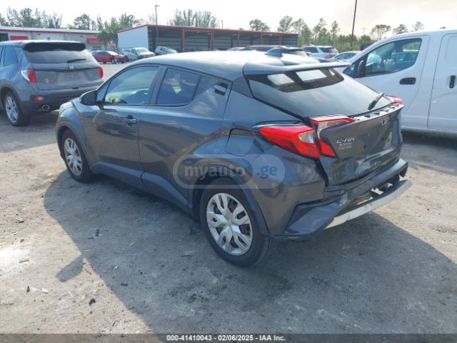 Toyota LE 4dr Front-Wheel Drive Sport — миниатюра 3