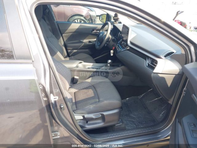 Toyota LE 4dr Front-Wheel Drive Sport — миниатюра 5