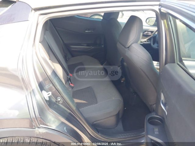 Toyota LE 4dr Front-Wheel Drive Sport — миниатюра 8