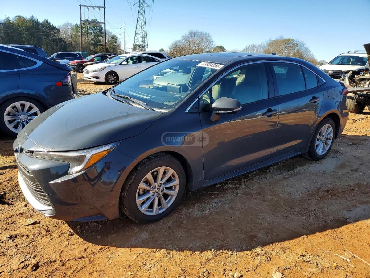 Toyota Corolla - фото 1