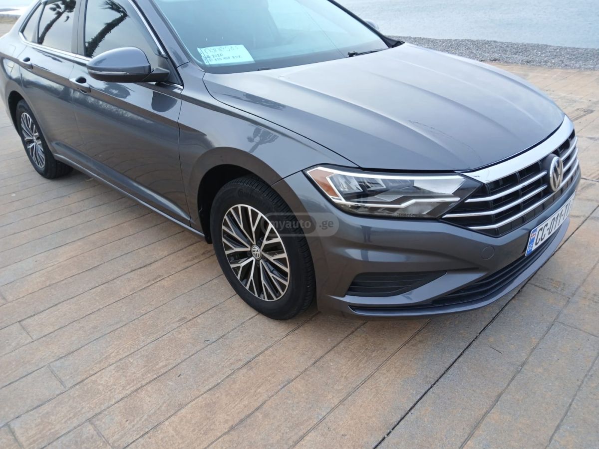 Volkswagen Jetta - фото 1