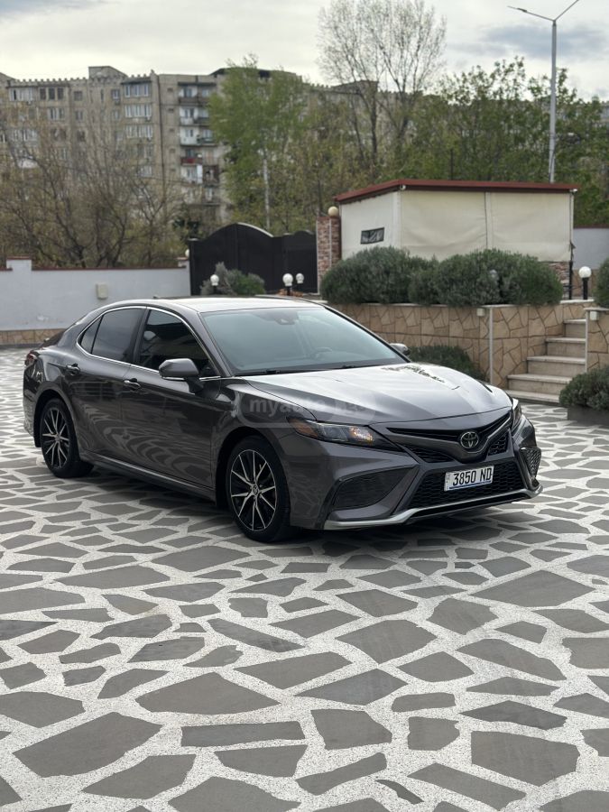 Toyota Camry - фото 2