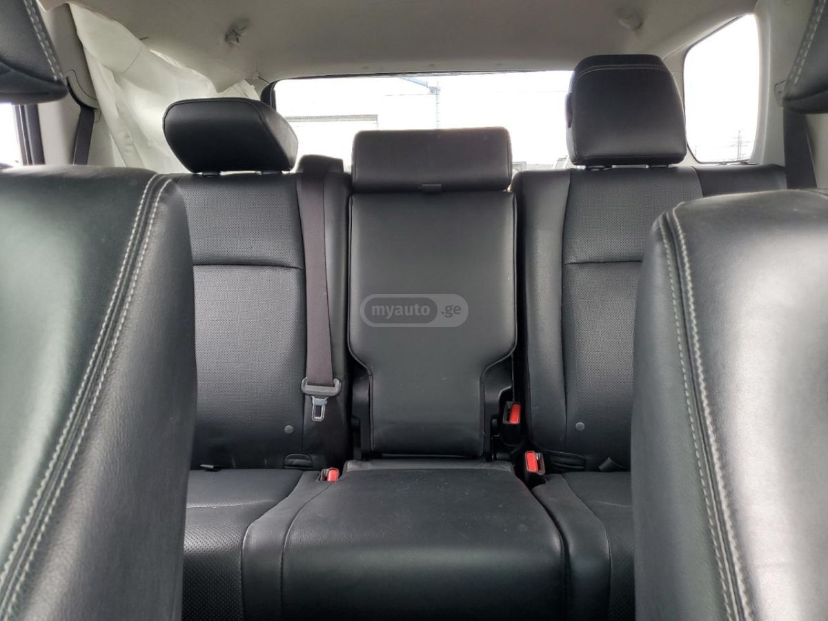 Toyota 4 Runner - фото 10