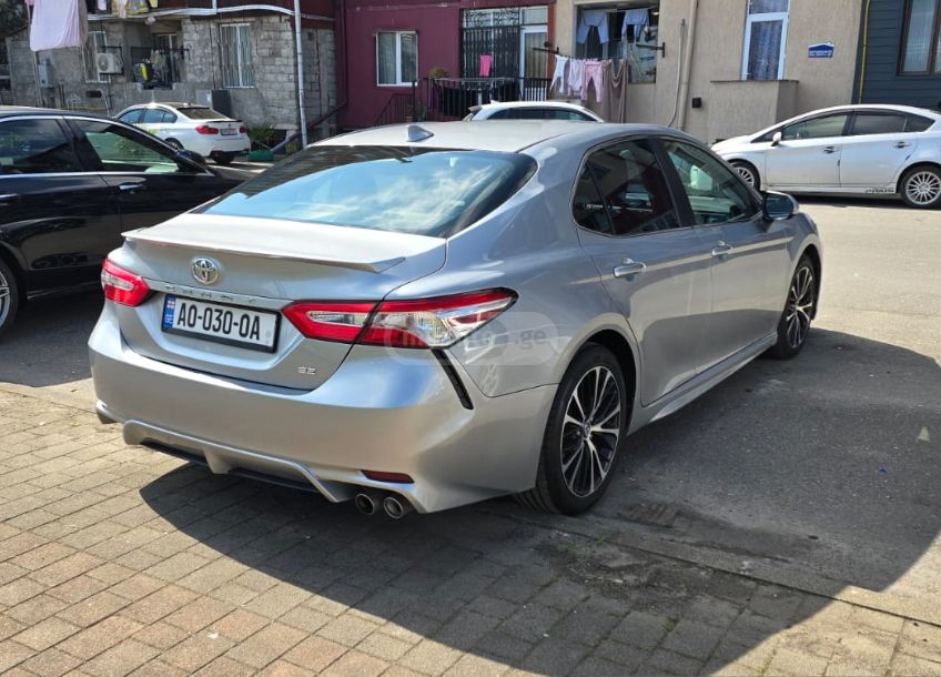Toyota Camry - фото 3