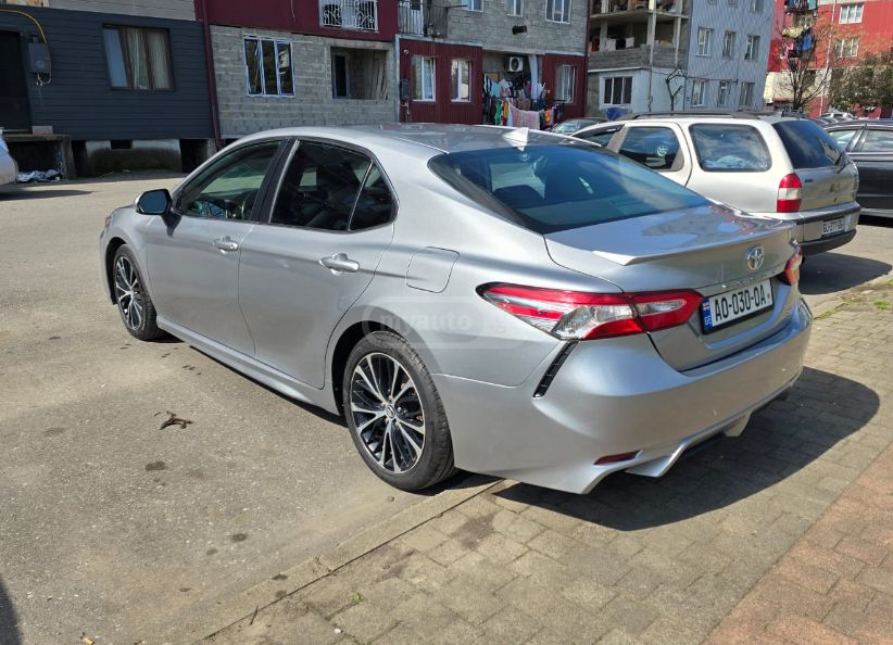 Toyota Camry - фото 4