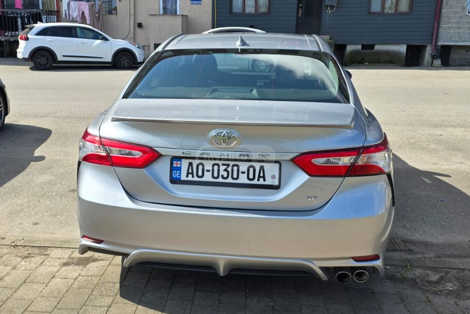 Toyota Camry - фото 5