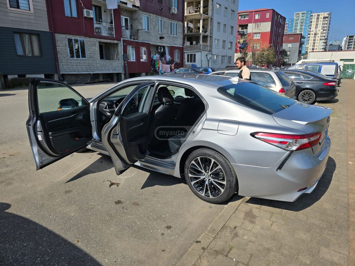 Toyota Camry - фото 6