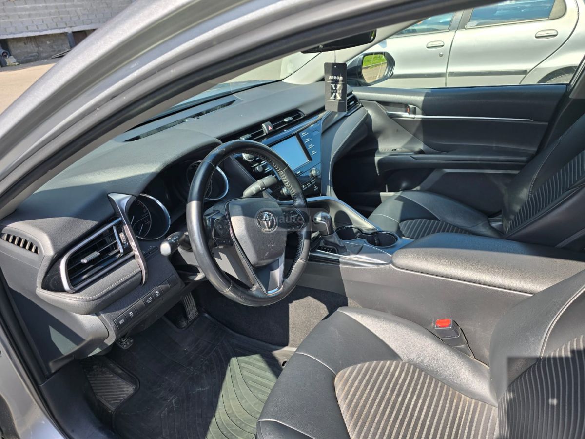 Toyota Camry - фото 7
